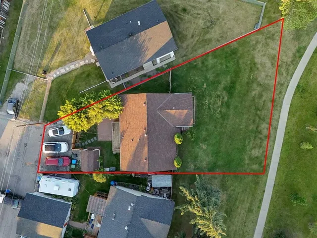 6036 Memorial Dr, Calgary 2