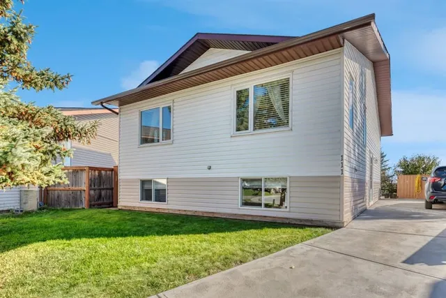 111 Maplewood Pl, Diamond Valley 3