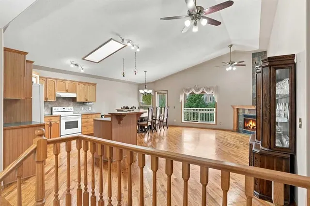 407 Lineham Acres Bay, High River 4