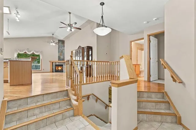 407 Lineham Acres Bay, High River 5
