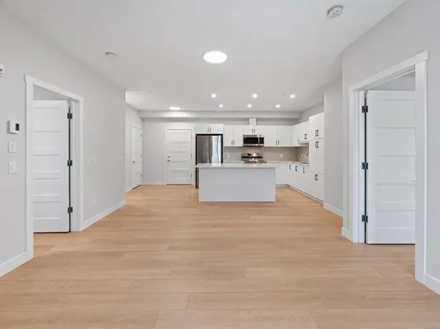81 Arbour Lake View #1112, Calgary 4