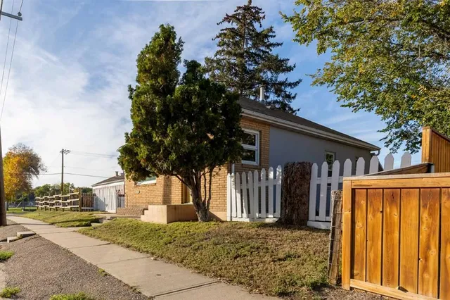 1114 Bridge St, Medicine Hat 3