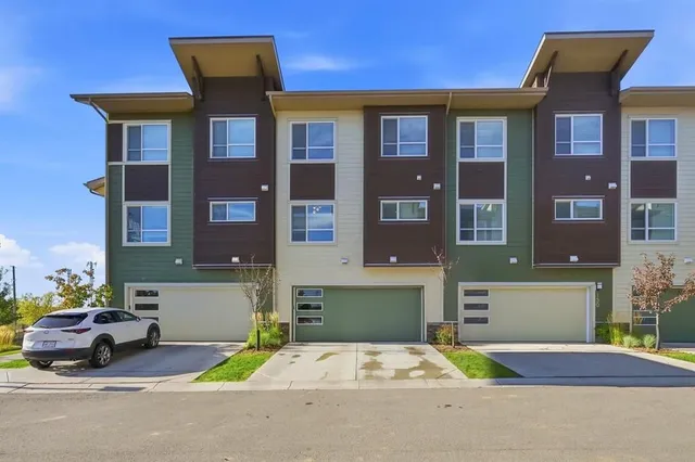 132 Harvest Grove Walk, Calgary 3