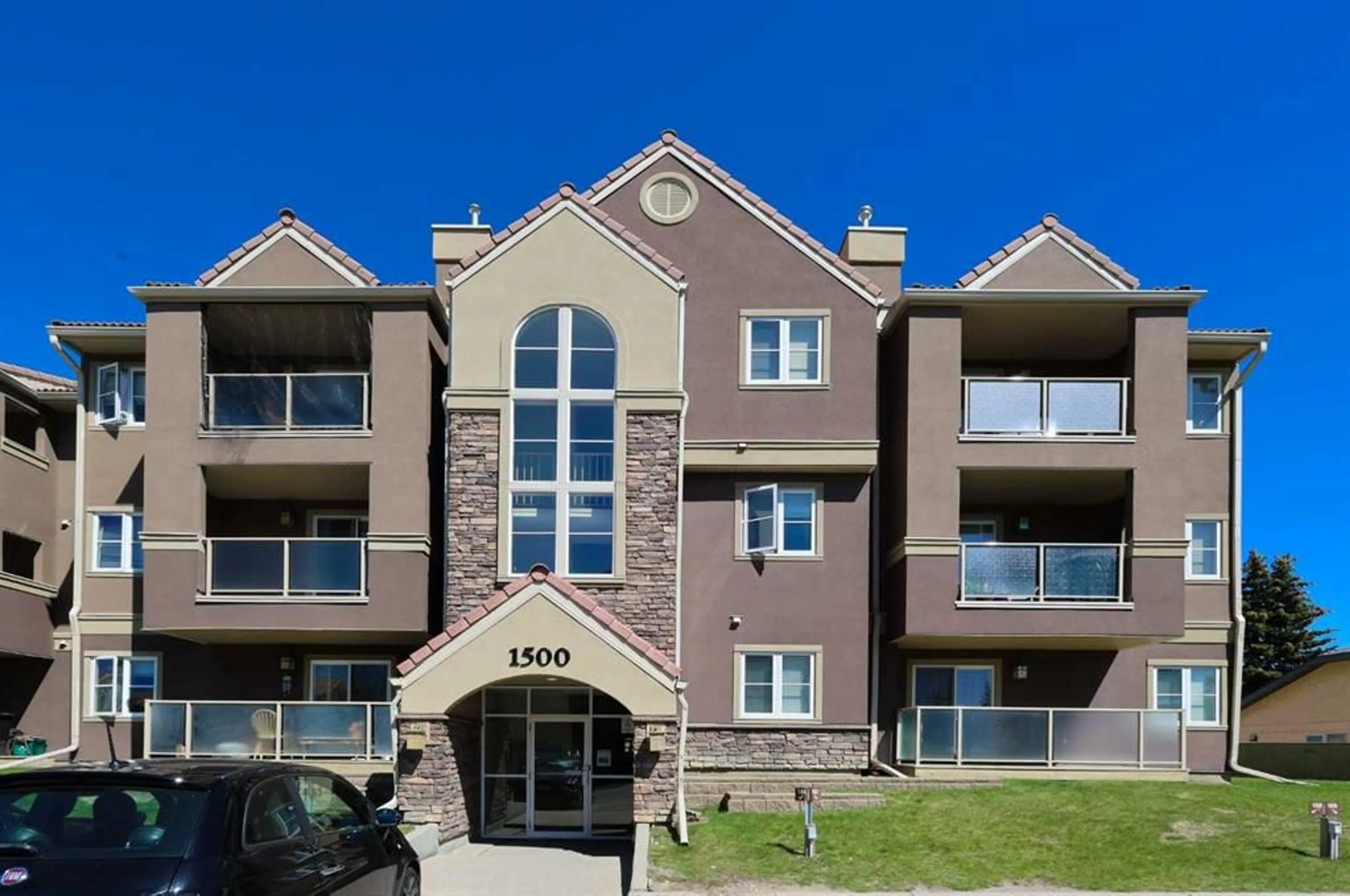 pillar/IMG-A2349957_1.jpg