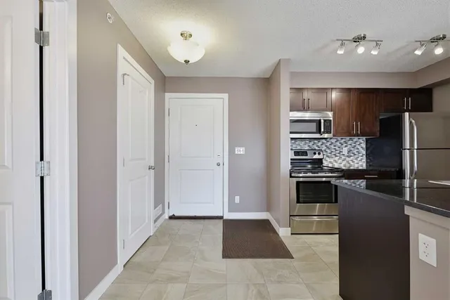 81 Legacy Blvd #1438, Calgary 4