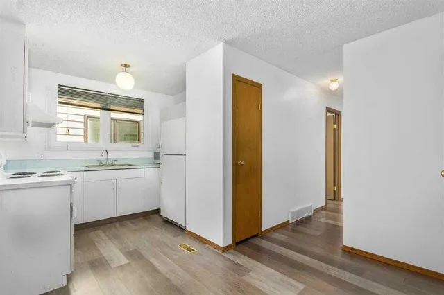 123 Whitworth Way, Calgary 5