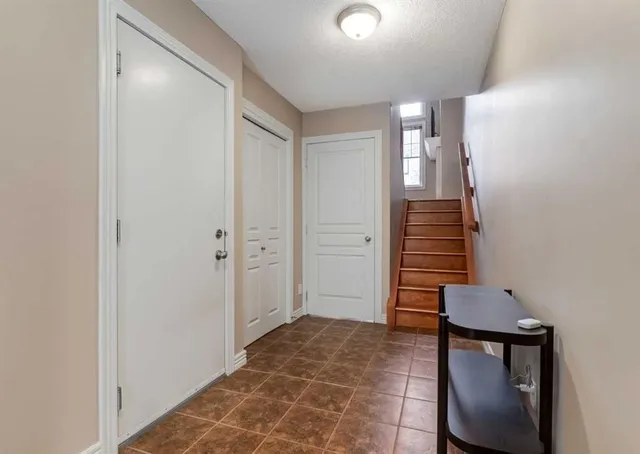 12 Royal Oak Lane, Calgary 4
