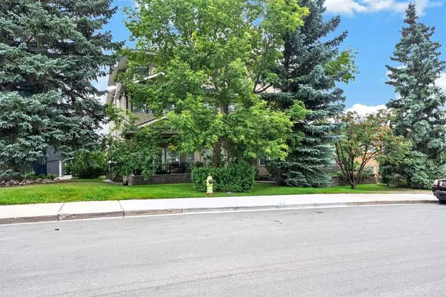 4718 Stanley Rd #103, Calgary 2