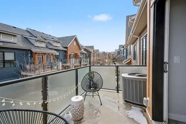 117 Livingston Common, Calgary 3