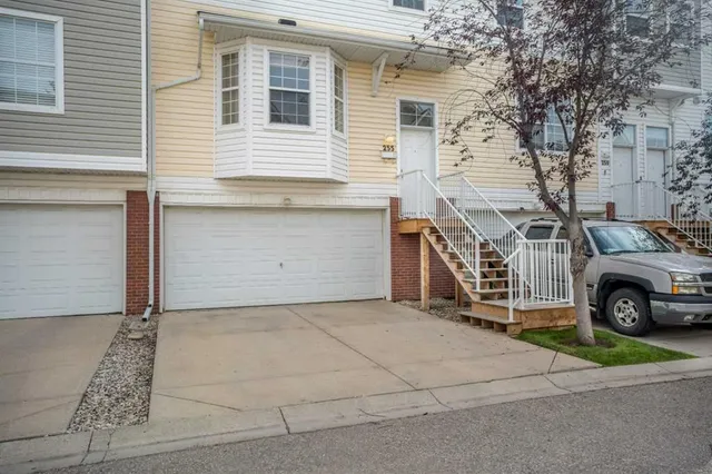 255 Prestwick Acres Lane, Calgary