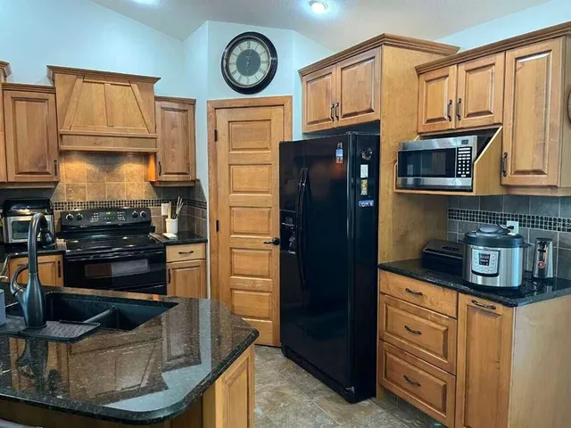 315 Centennial Ave, Nobleford 2