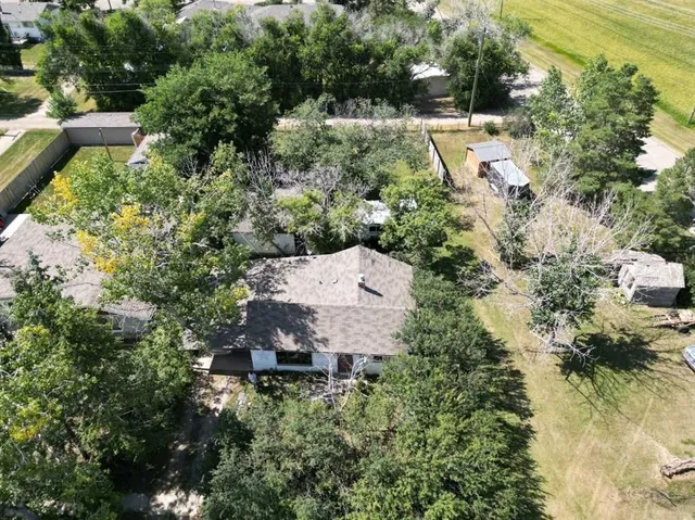 605 Railway Ave, Trochu 2