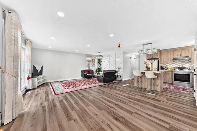 135 Whiteview Close, Calgary 5