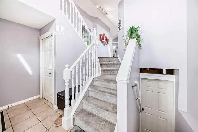 44 Canoe Sq, Airdrie 5
