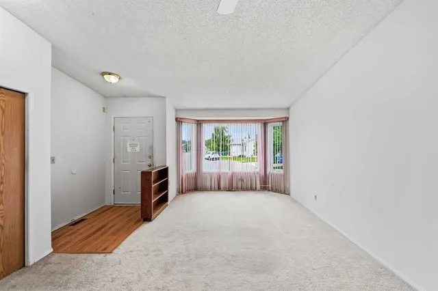 60 Rundlelawn Green, Calgary 3