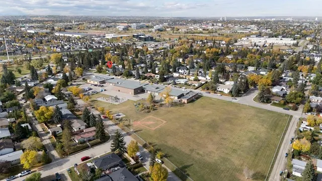 2320 58 Ave, Calgary 4