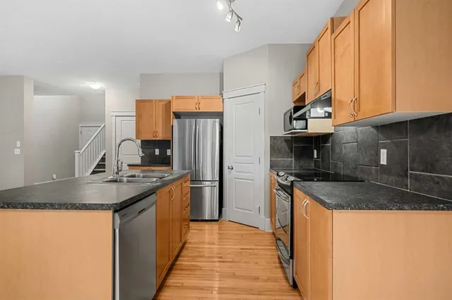 177 Cougartown Cir, Calgary 5