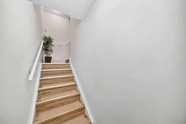 3745 Fonda Way #45, Calgary 4
