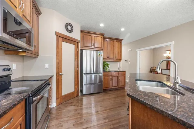162 Sherwood Hill, Calgary 5