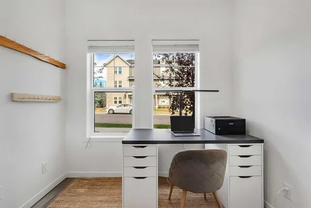 207 South Point Pk, Airdrie 5