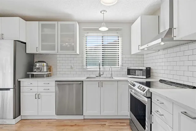 84 Glendale Way, Cochrane 5
