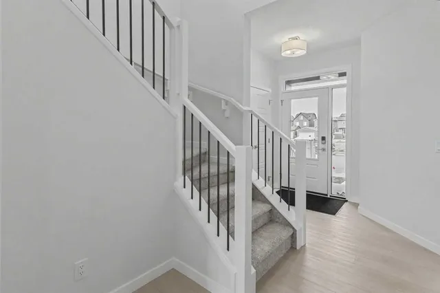 1545 Chinook Gate Dr, Airdrie 2