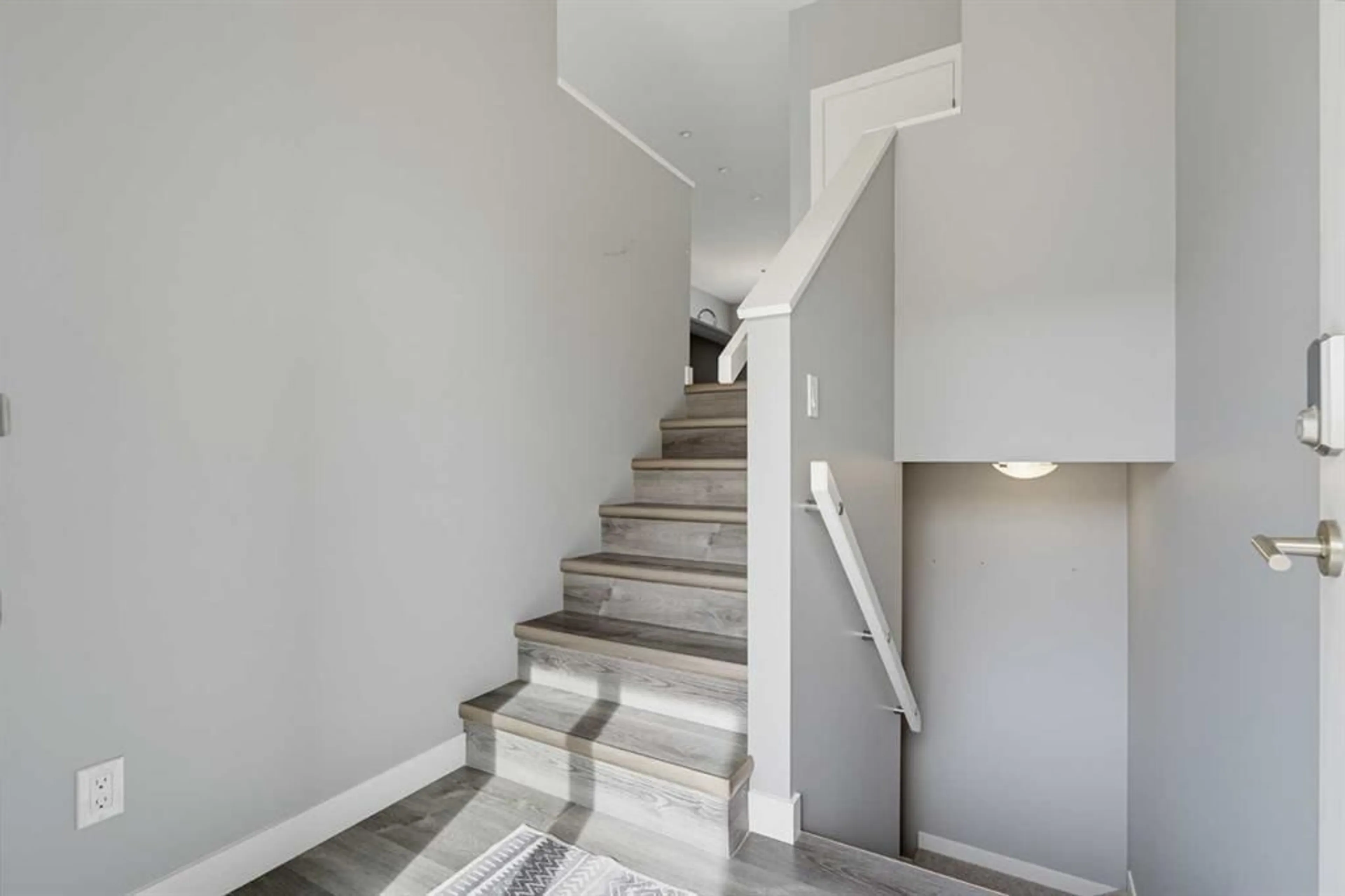 pillar/IMG-A2350386_4.jpg
