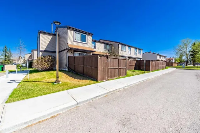 3029 Rundleson Rd #34, Calgary 4