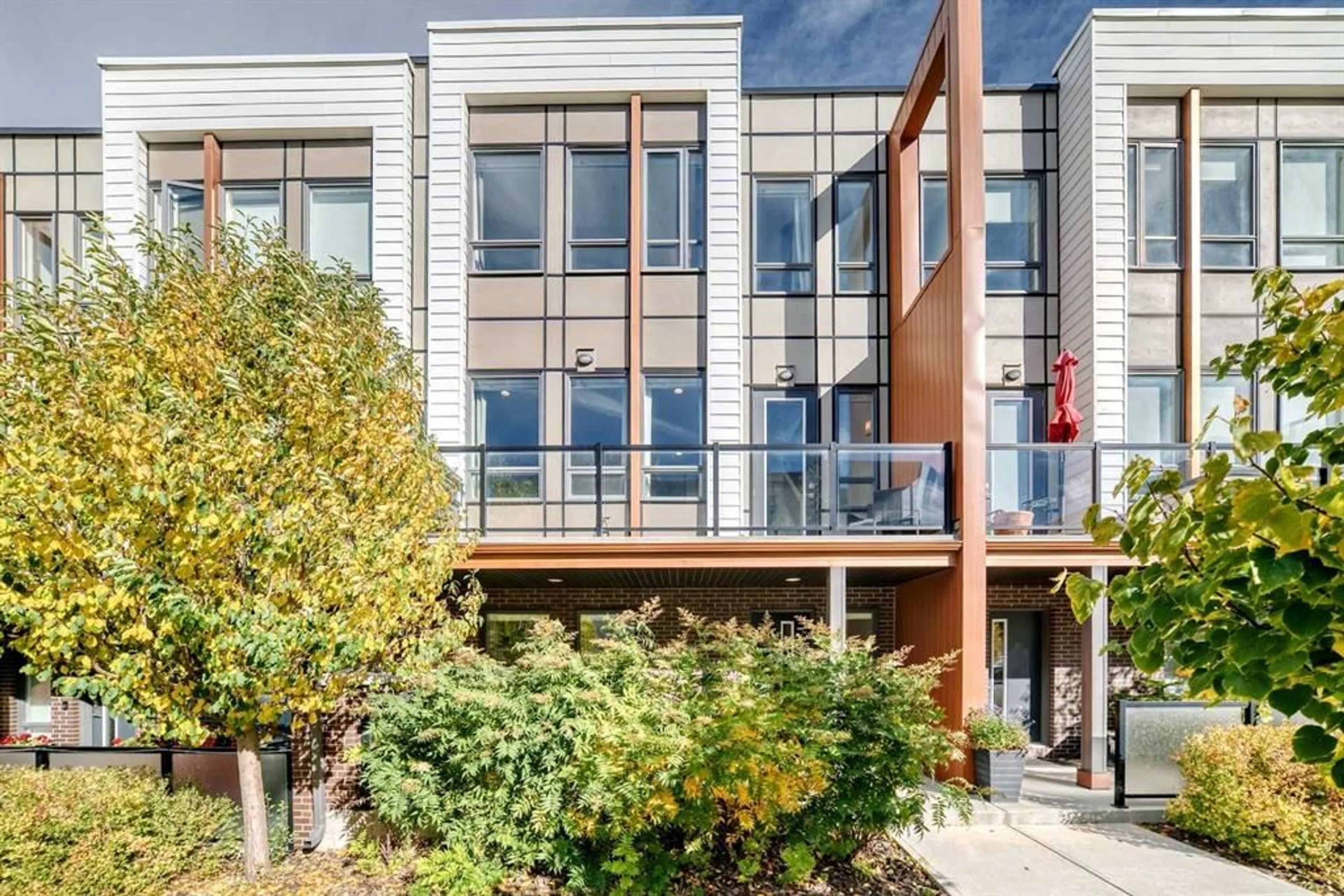 pillar/IMG-A2350608_2.jpg