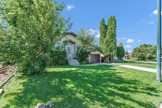 339 Ross Glen Dr, Medicine Hat 4