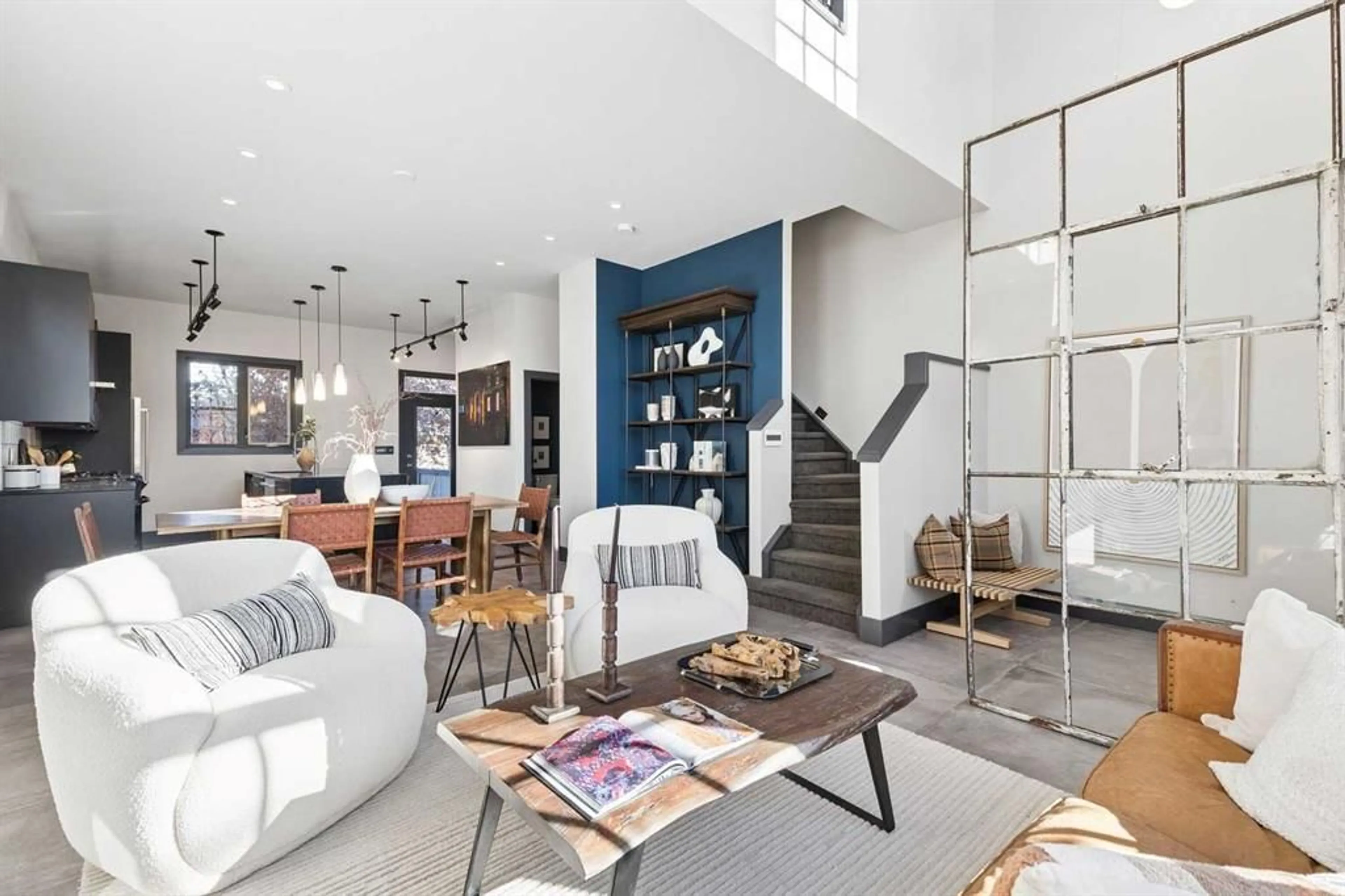 pillar/IMG-A2350882_5.jpg