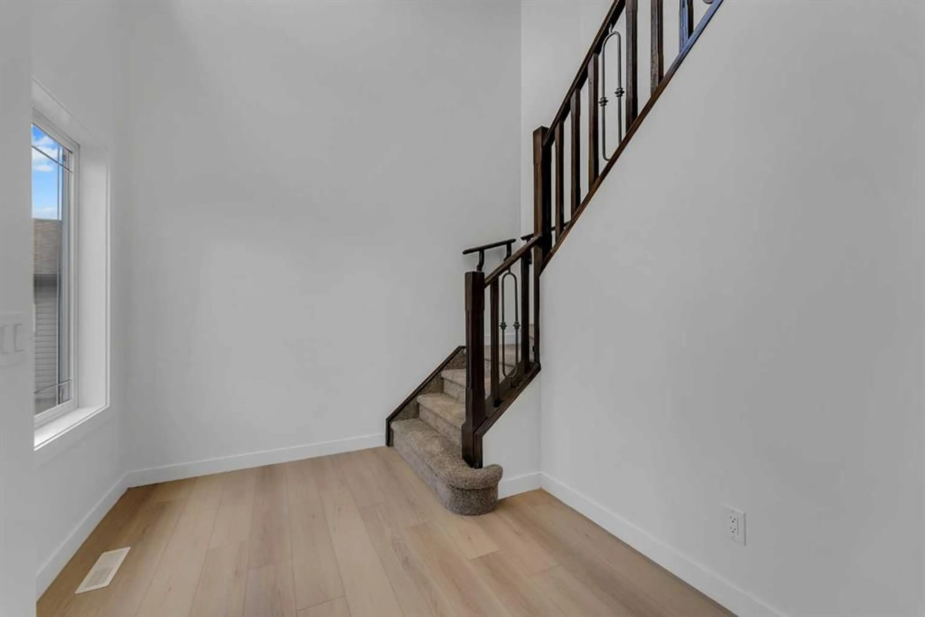 pillar/IMG-A2351256_5.jpg
