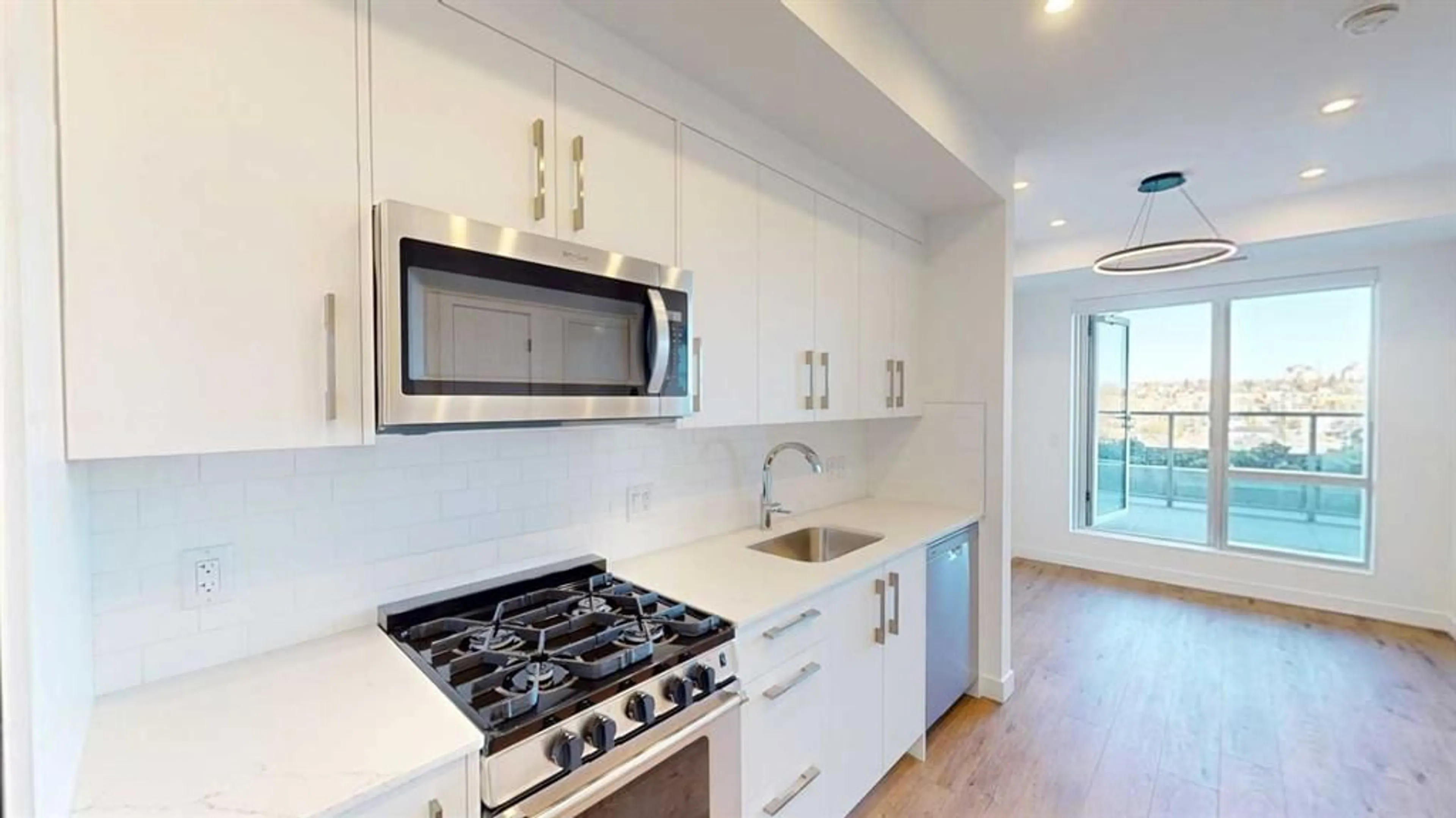 pillar/IMG-A2351521_1.jpg