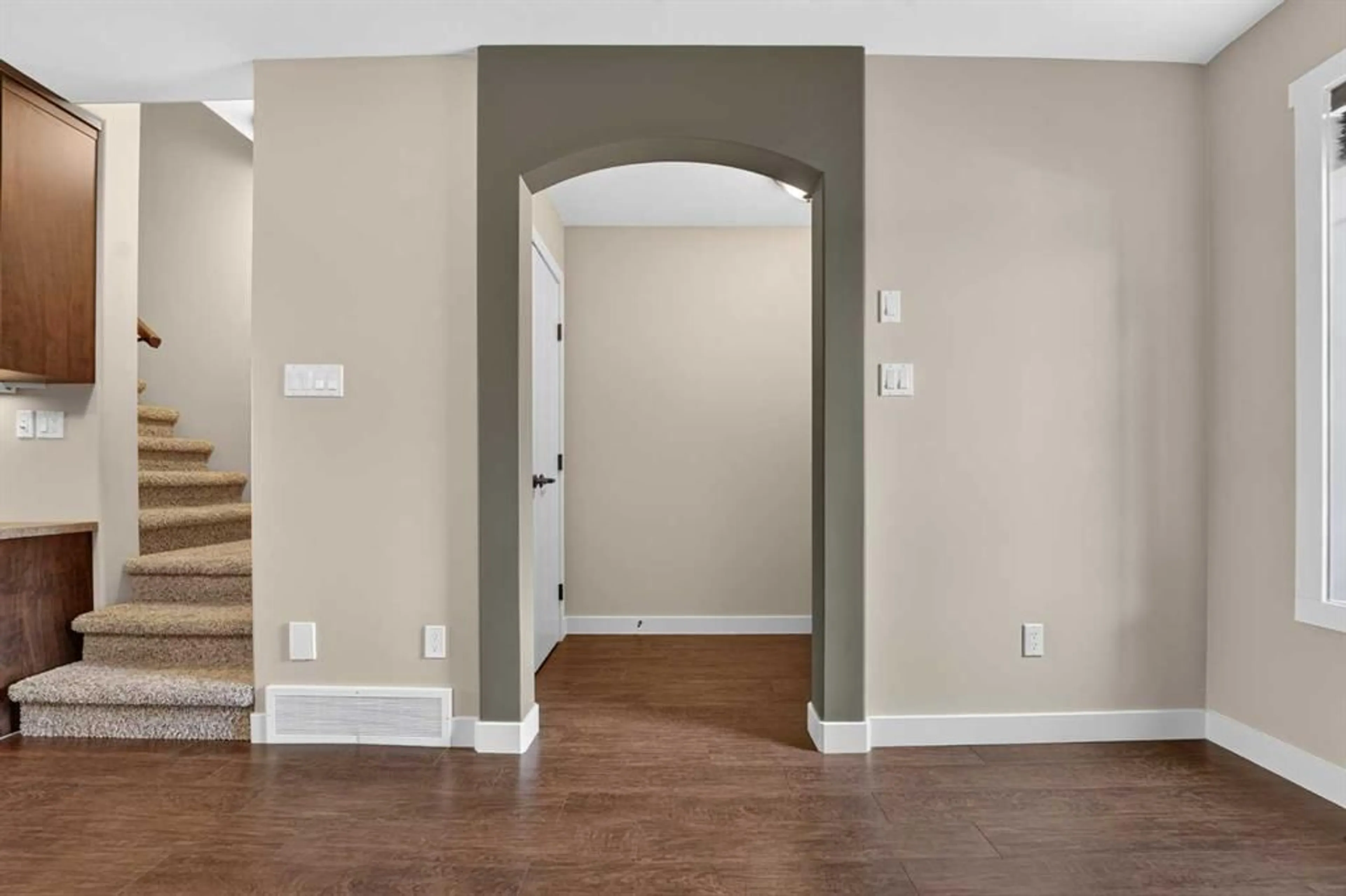 pillar/IMG-A2351890_4.jpg