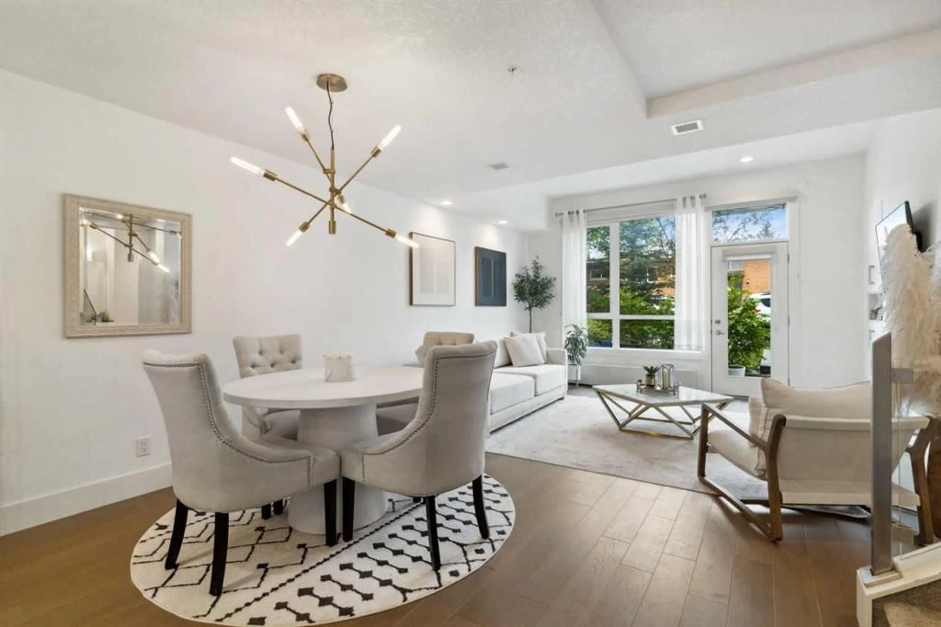 pillar/IMG-A2352812_3.jpg