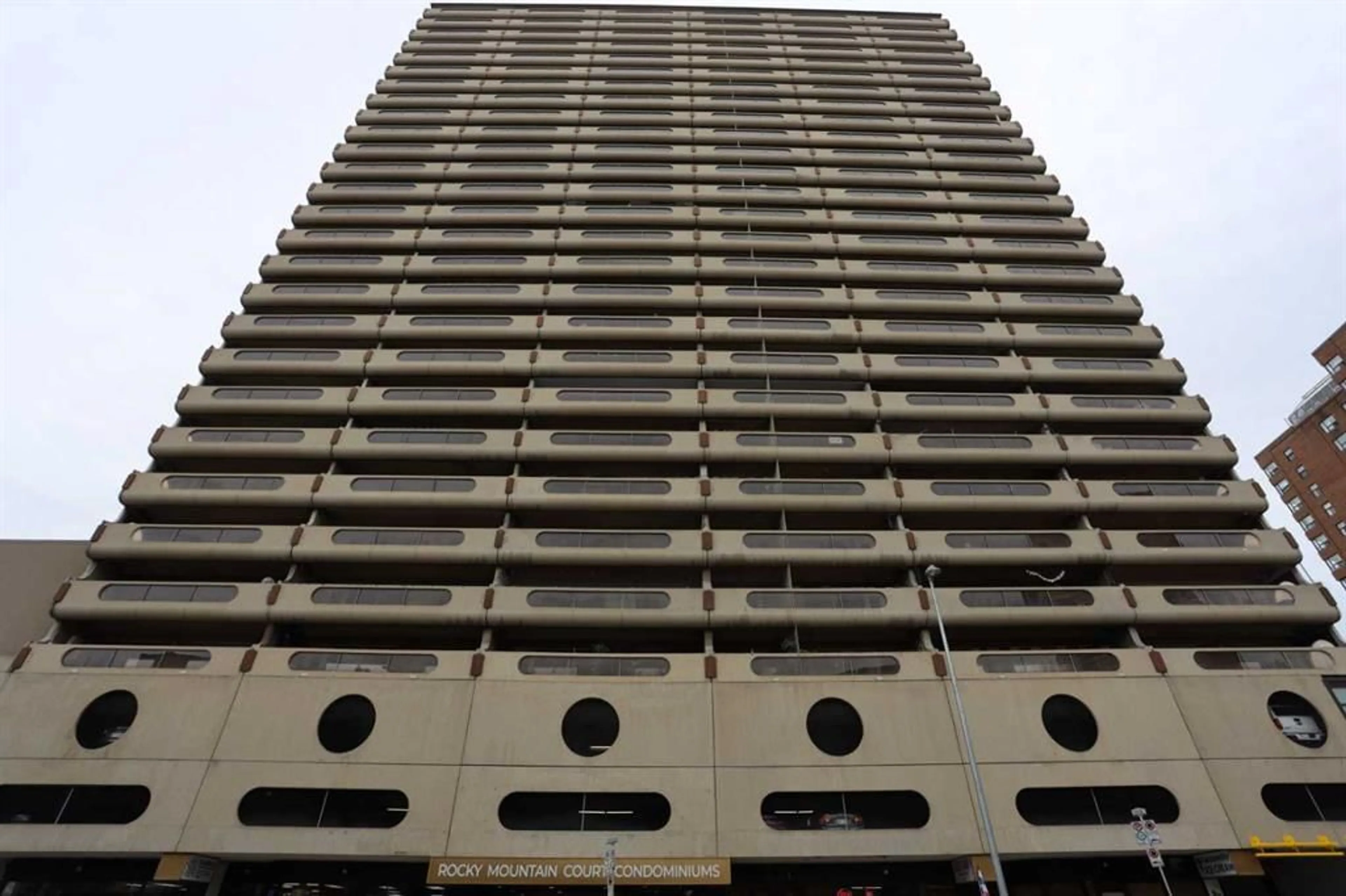 pillar/IMG-A2352979_1.jpg