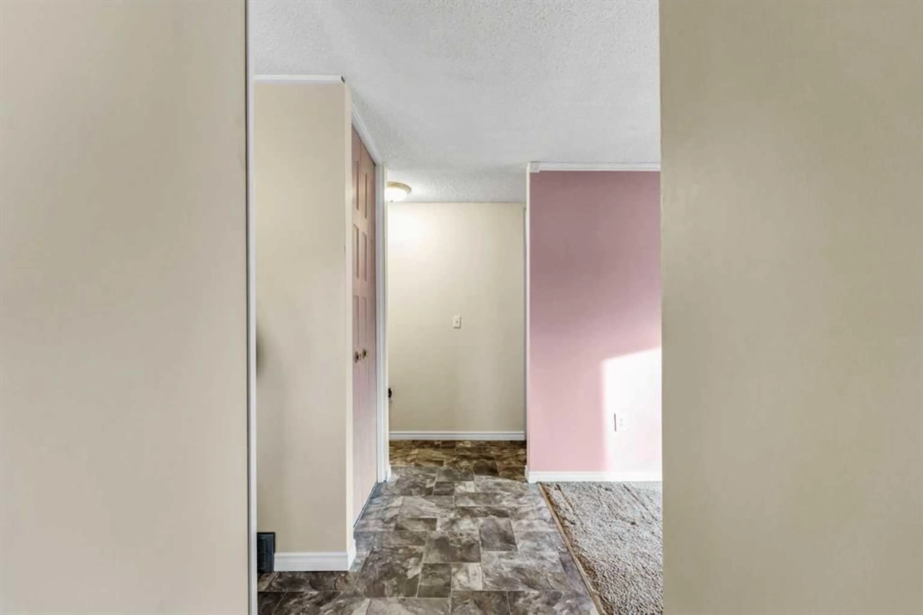 pillar/IMG-A2353874_4.jpg