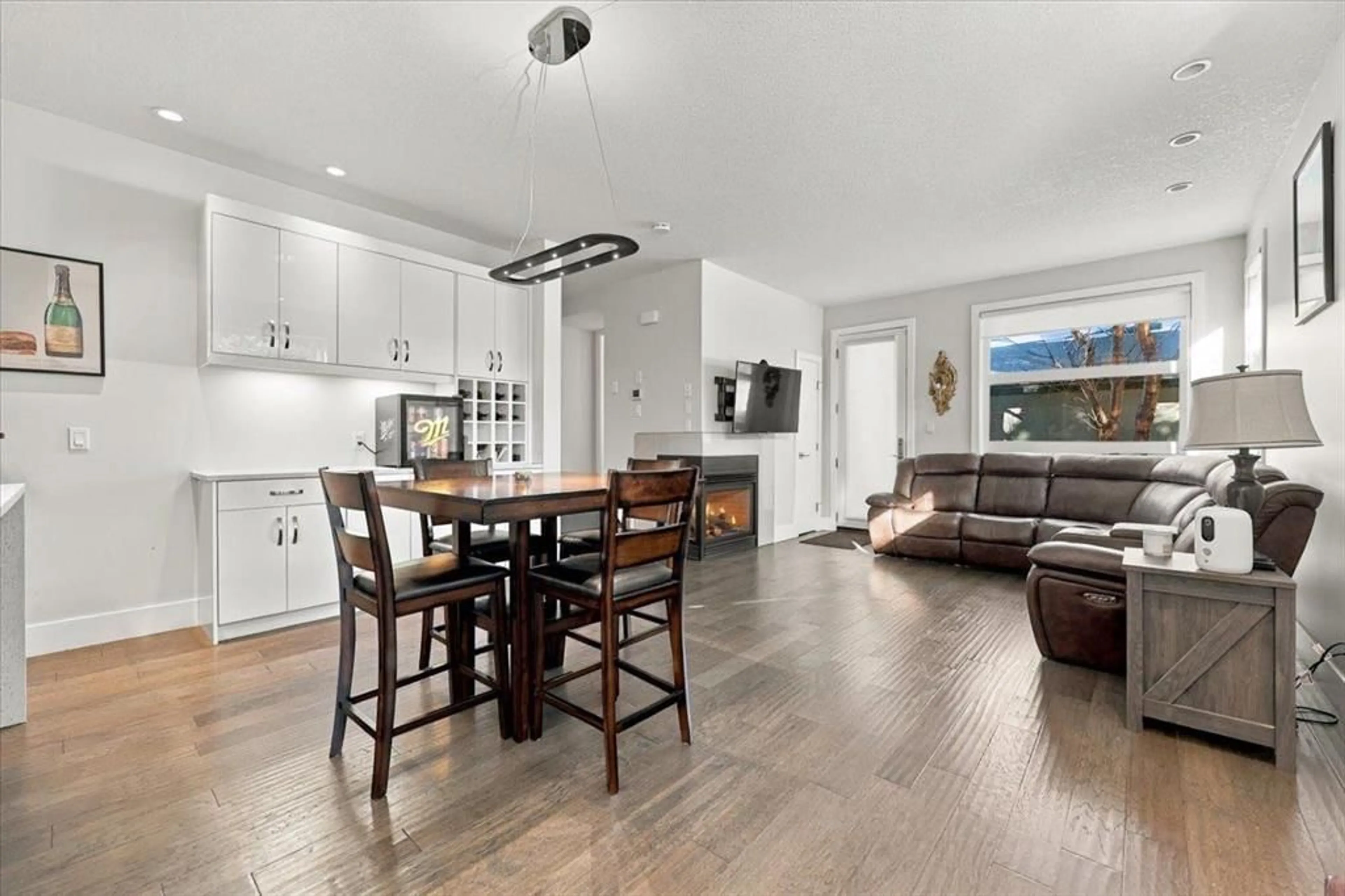 pillar/IMG-A2353883_3.jpg