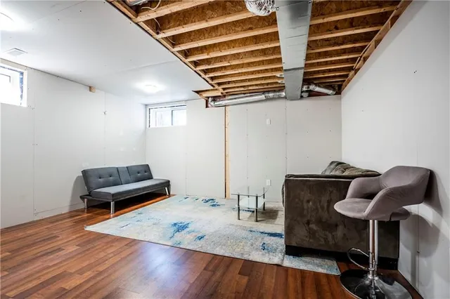 Additional property image - 607 KNOX Ave
