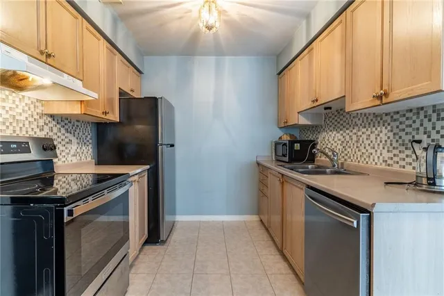 Additional property image - 16 NEWELL Crt