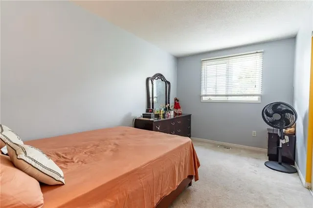 Additional property image - 16 NEWELL Crt