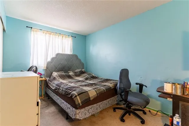 Additional property image - 16 NEWELL Crt
