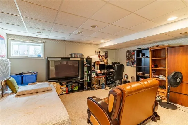 Additional property image - 16 NEWELL Crt