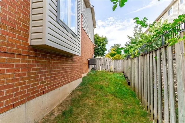 Additional property image - 16 NEWELL Crt