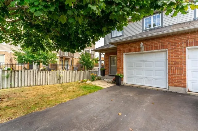 Additional property image - 16 NEWELL Crt