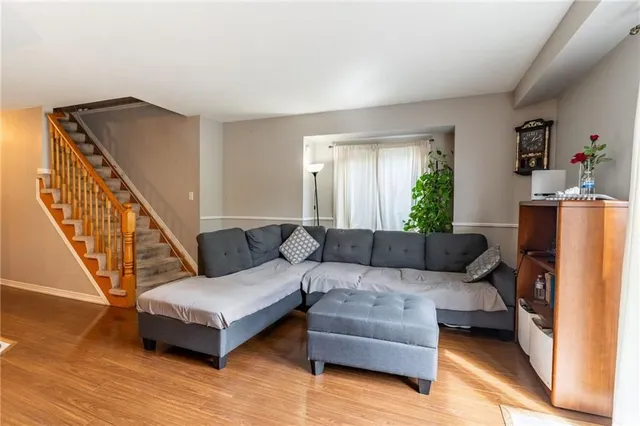 Additional property image - 16 NEWELL Crt