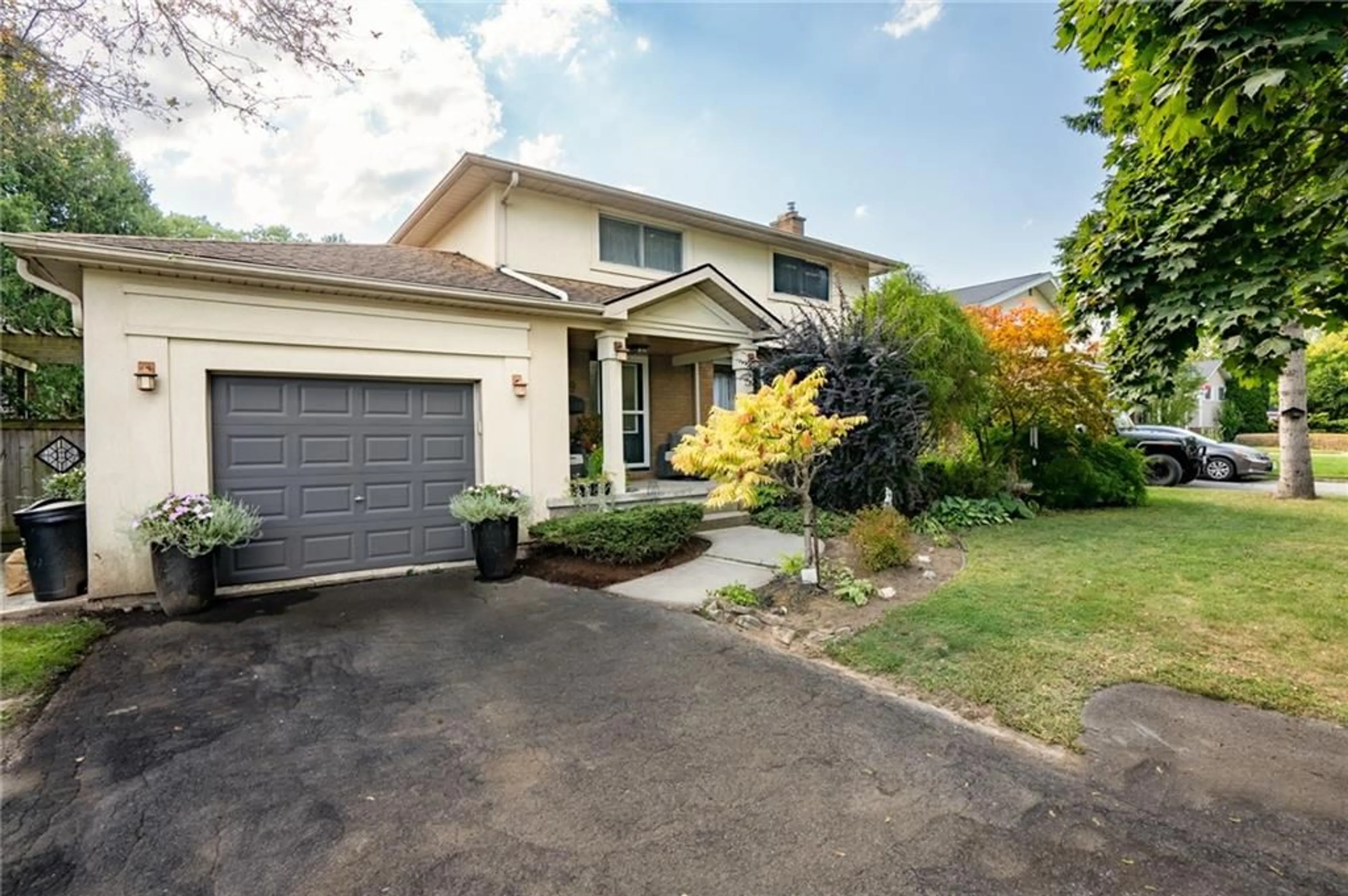 Frontside or backside of a home for 19 CLAREMOUNT Cir, Welland Ontario L3C 2P4