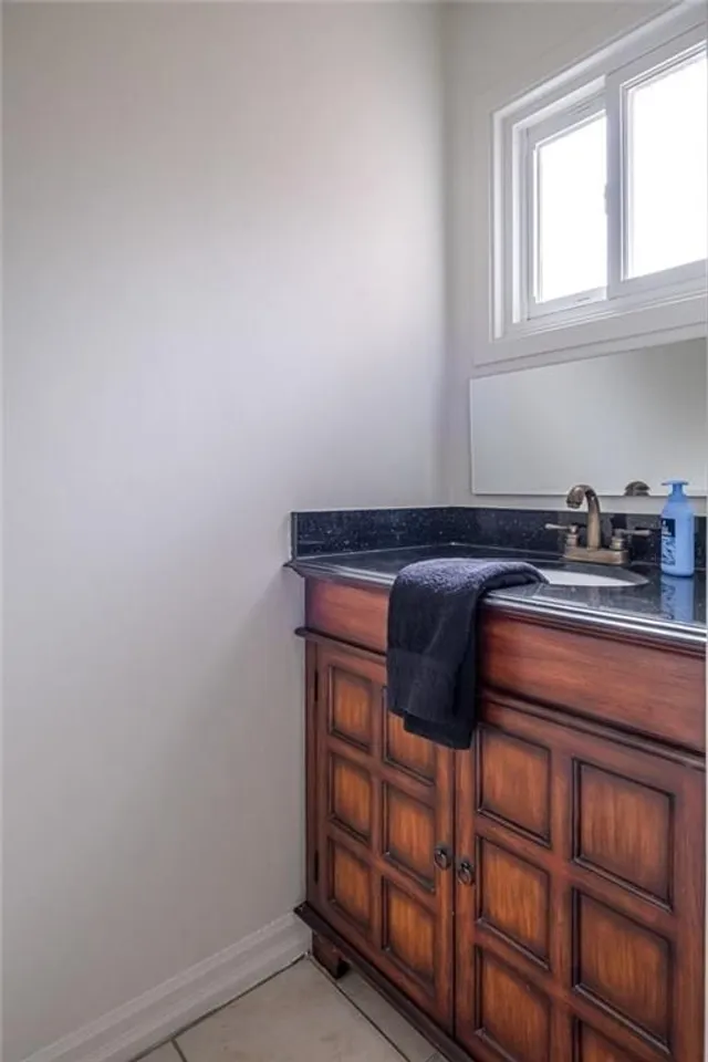 Additional property image - 4 KNOLLWOOD Crt
