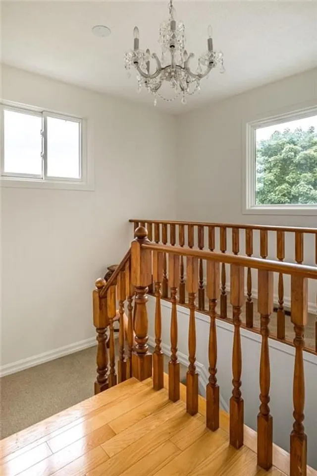 Additional property image - 4 KNOLLWOOD Crt