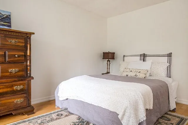 Additional property image - 4 KNOLLWOOD Crt
